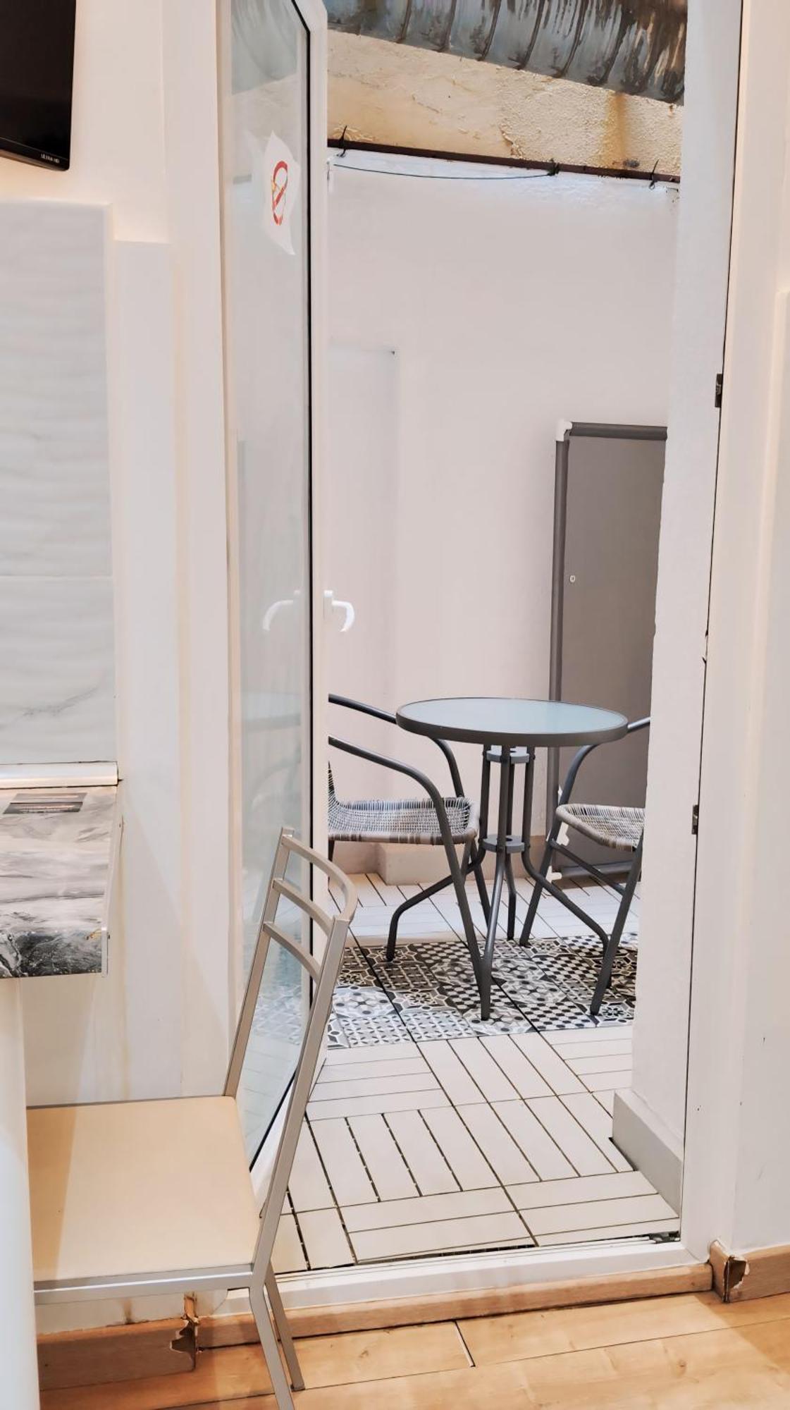 Centrico Apartamento Con Patio Madrid Exterior photo